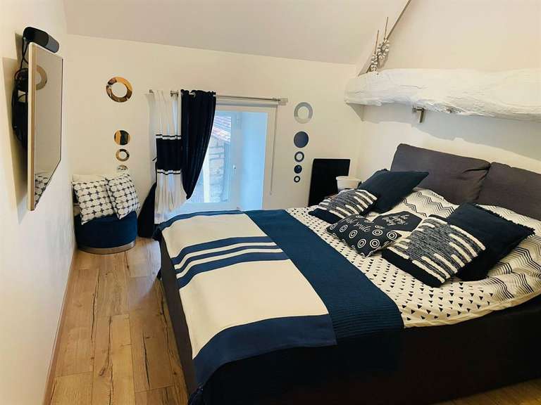 House Reviers - 7 bedrooms - 428m²