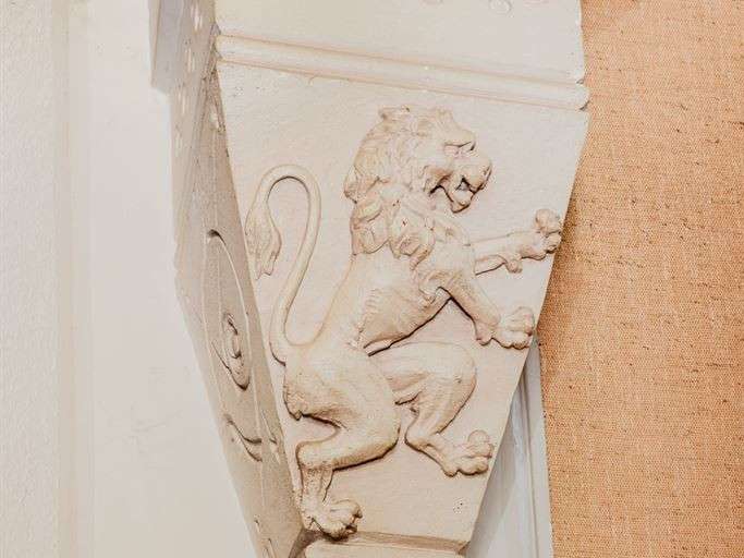 Château Reyrieux - 16 chambres - 680m²