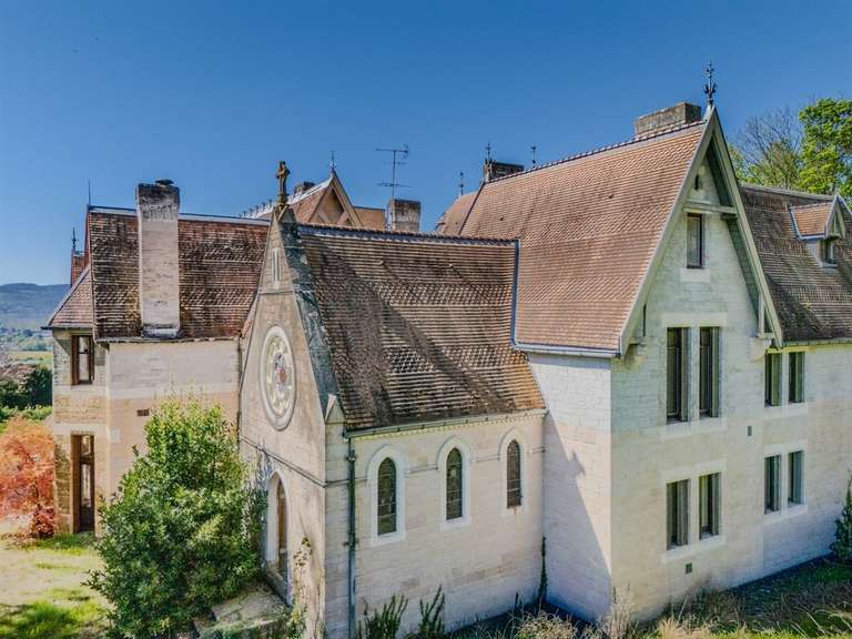 Château Reyrieux - 16 chambres - 680m²