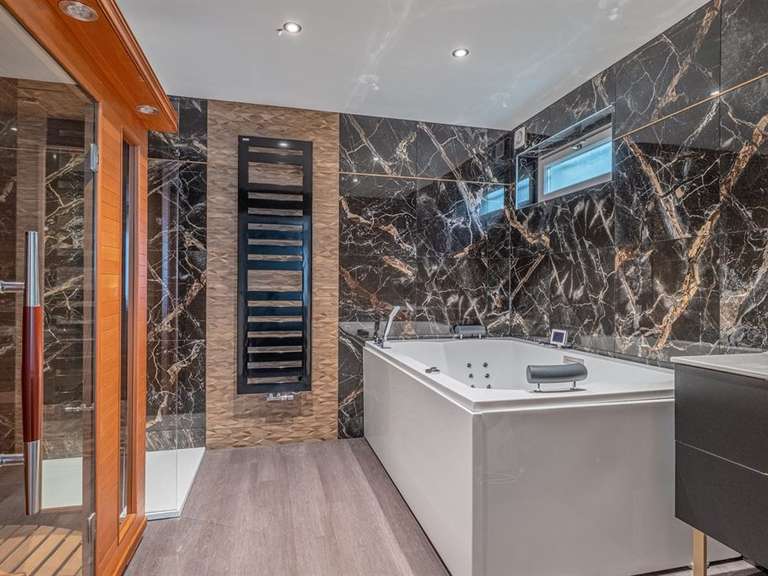 Maison Reyrieux - 6 chambres - 300m²