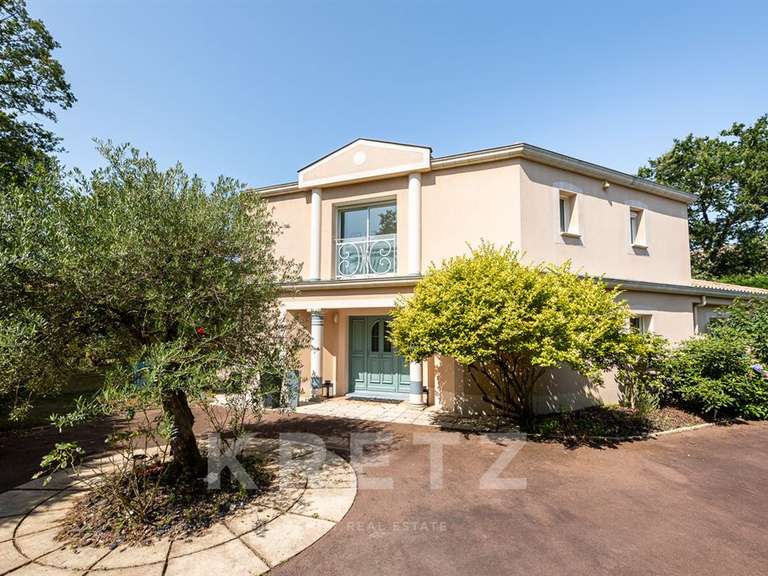 House Rezé - 4 bedrooms - 196m²