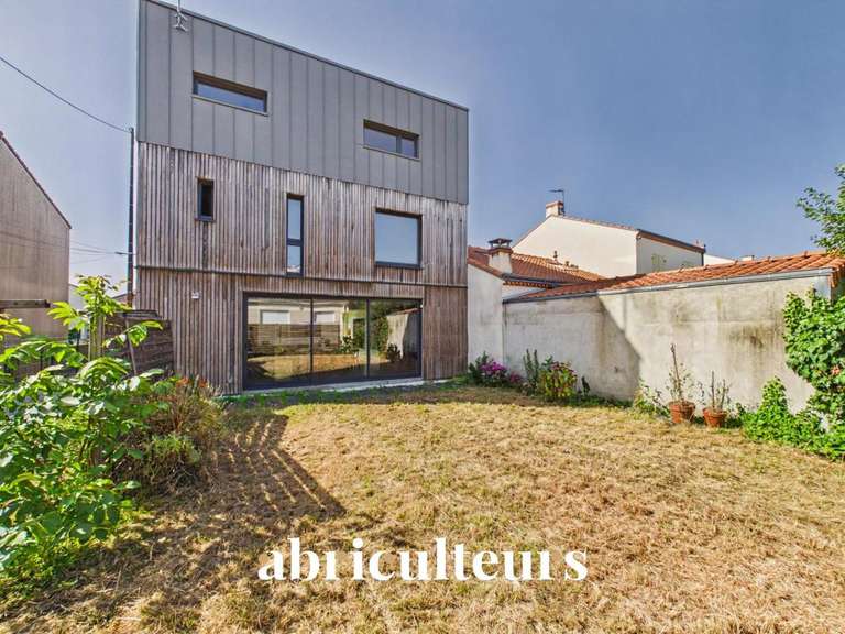 Maison Rezé - 5 chambres - 219m²