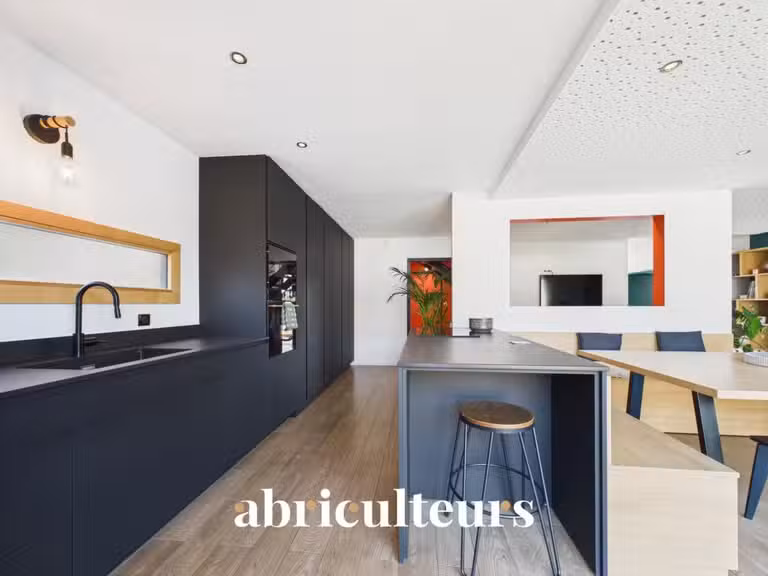 Maison Rezé - 5 chambres - 219m²