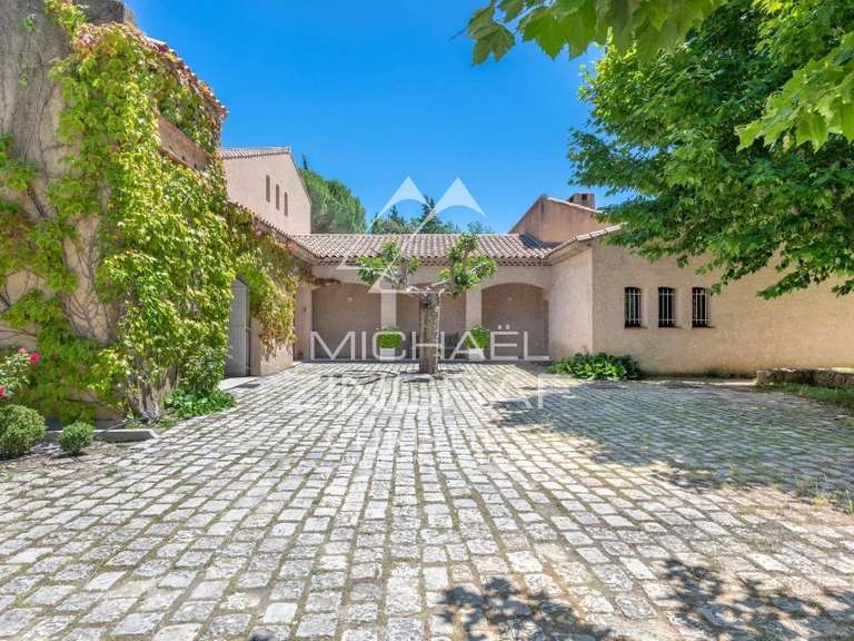 Propriété Rians - 6 chambres - 361m²