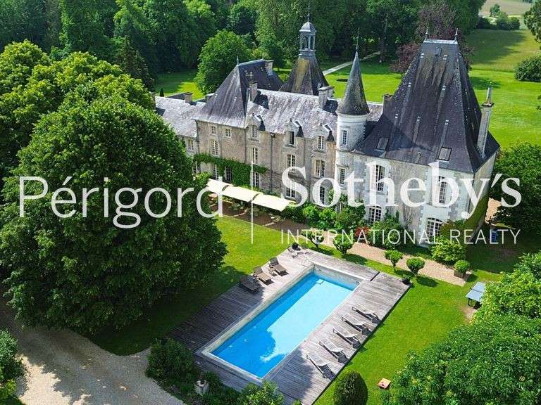 Castle Ribérac - 20 bedrooms - 1380m²