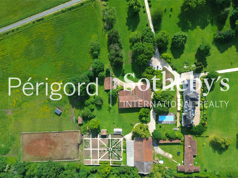Château Ribérac - 20 chambres - 1380m²