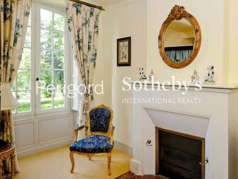 Château Ribérac - 20 chambres - 1380m²