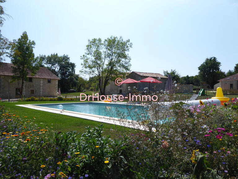 Villa Ribérac - 16 chambres - 767m²