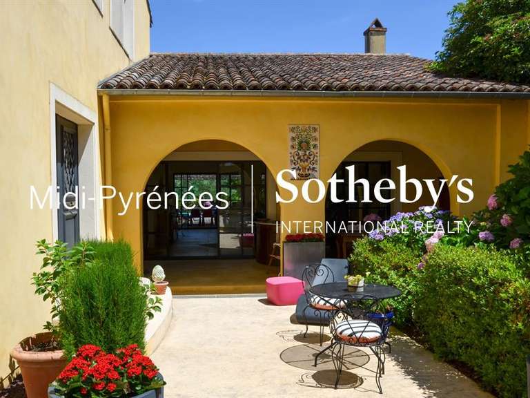 Maison Rieumes - 5 chambres - 375m²