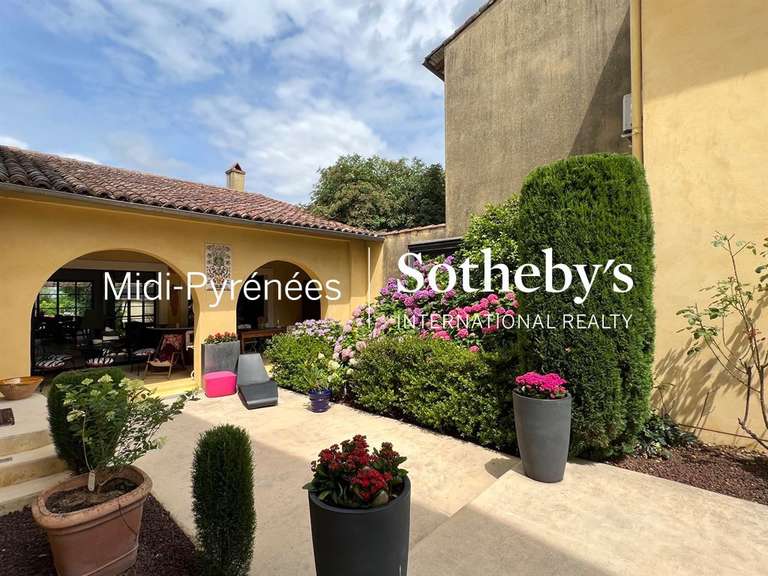 Maison Rieumes - 5 chambres - 375m²