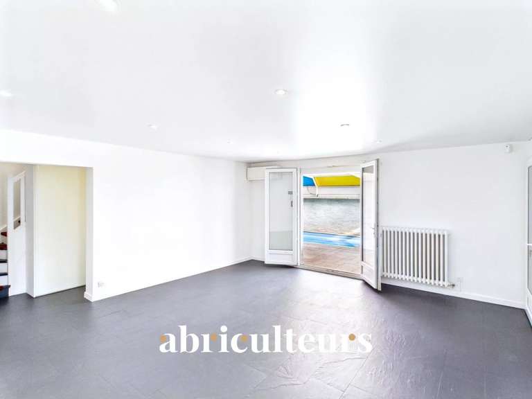 Maison Rillieux-la-Pape - 5 chambres - 196m²