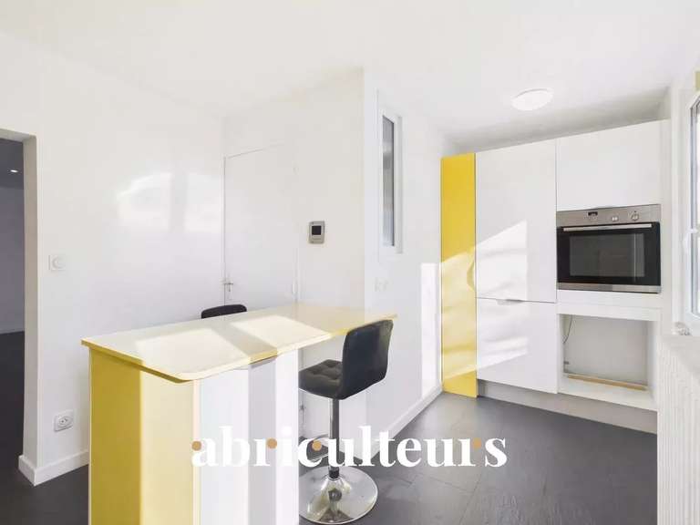 Maison Rillieux-la-Pape - 5 chambres - 196m²