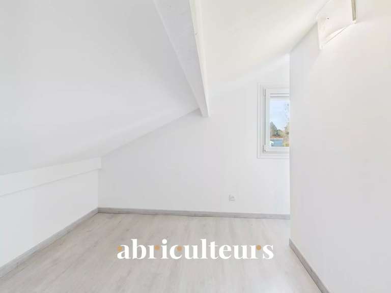 Maison Rillieux-la-Pape - 5 chambres - 196m²