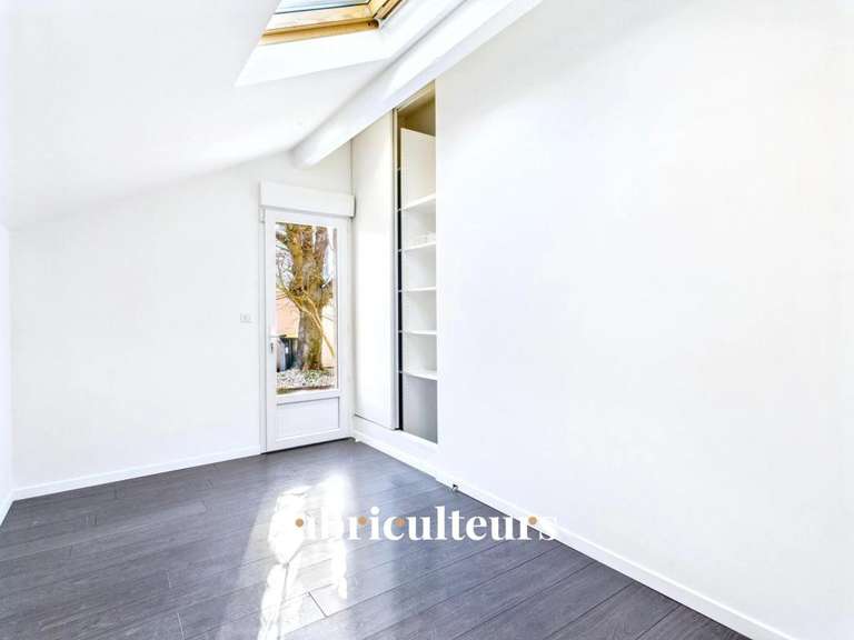 Maison Rillieux-la-Pape - 5 chambres - 162m²