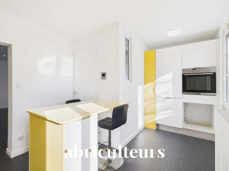 Maison Rillieux-la-Pape - 5 chambres - 162m²