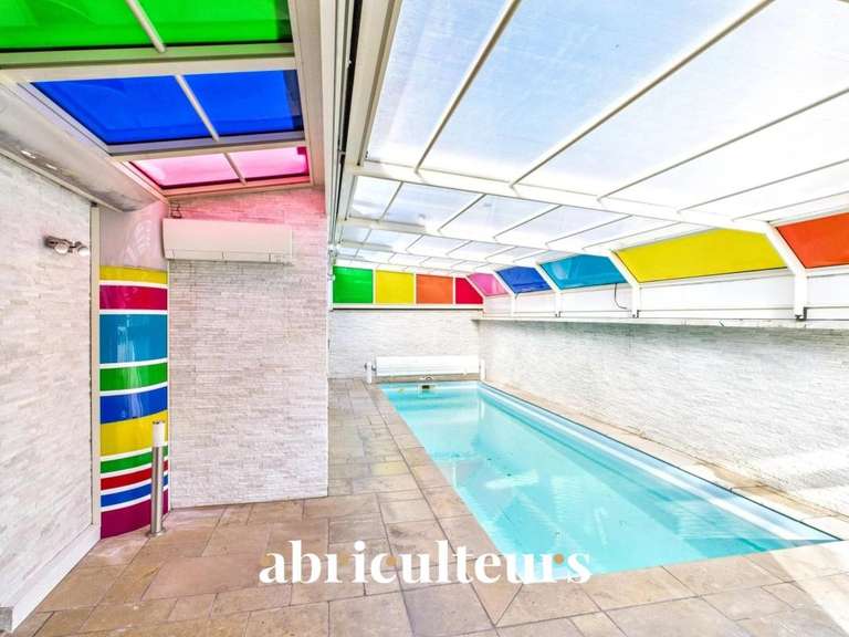 Maison Rillieux-la-Pape - 5 chambres - 162m²