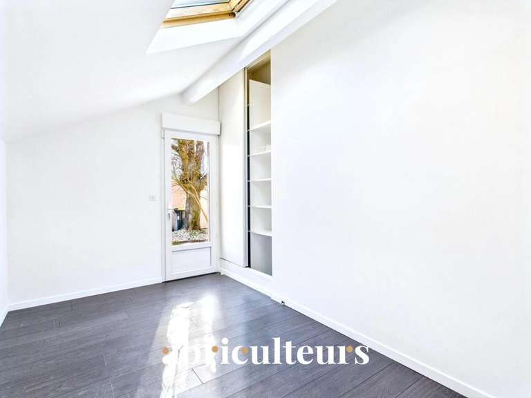Maison Rillieux-la-Pape - 5 chambres - 162m²