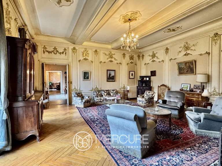 Château Riom - 800m²