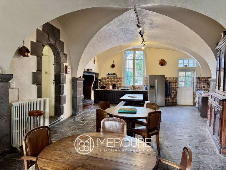 Château Riom - 800m²