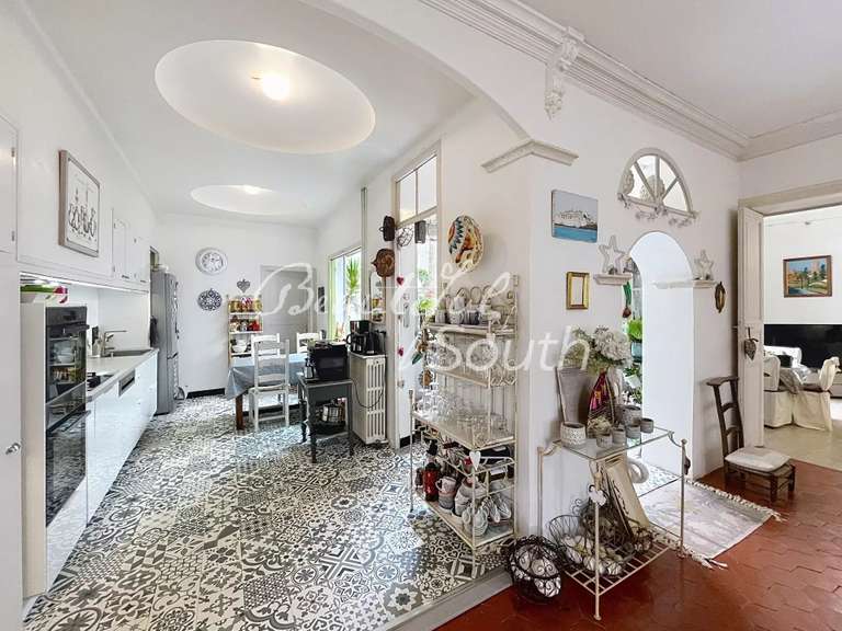 Maison Rivesaltes - 7 chambres - 360m²