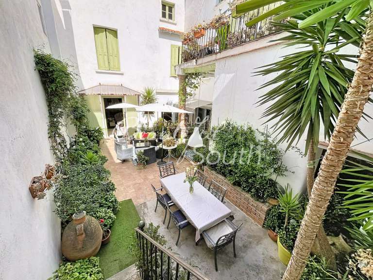 Maison Rivesaltes - 7 chambres - 360m²