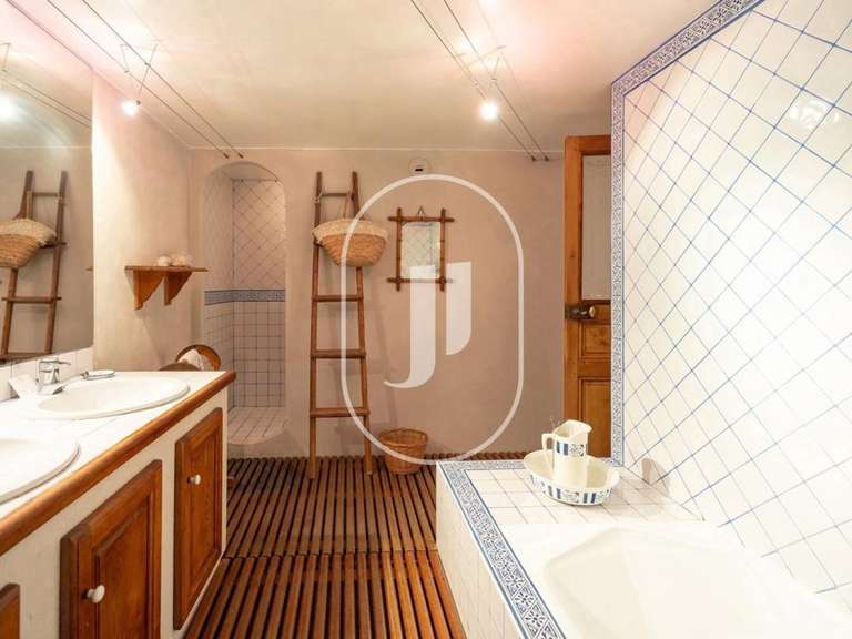 Maison Roaix - 5 chambres - 172m²