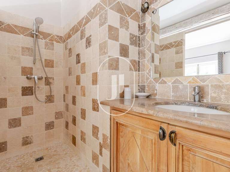 Maison Robion - 4 chambres - 301m²