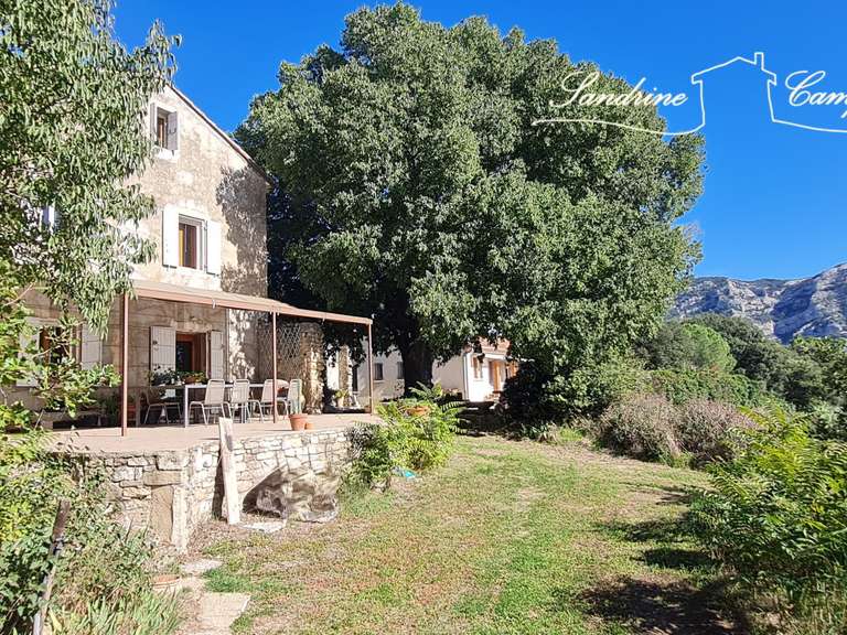 Maison Robion - 10 chambres - 381m²