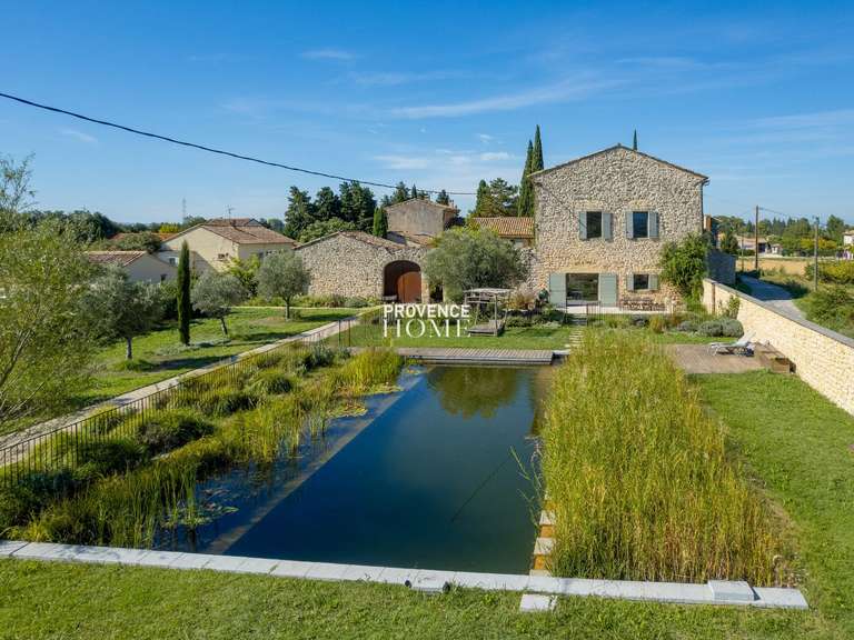 Propriété Robion - 8 chambres - 425m²