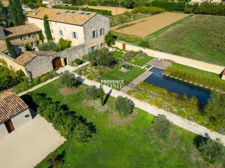 Propriété Robion - 8 chambres - 425m²