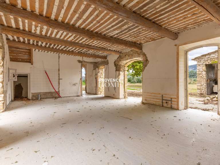 Propriété Robion - 4 chambres - 470m²