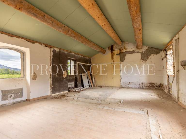 Propriété Robion - 4 chambres - 470m²