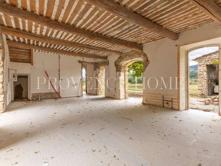 Propriété Robion - 4 chambres - 470m²