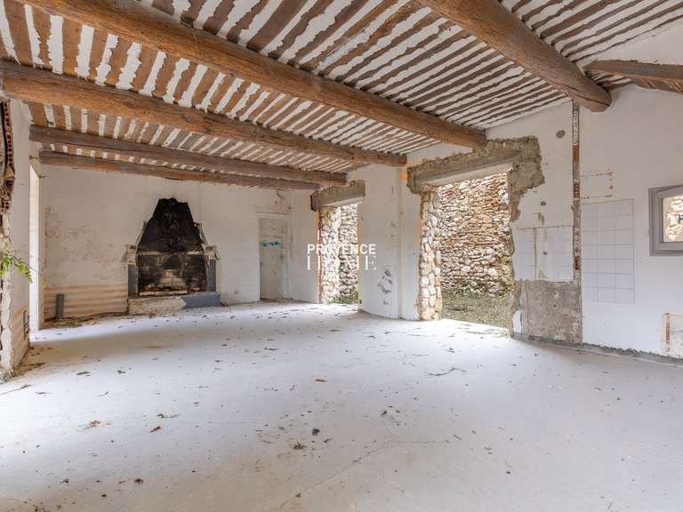 Propriété Robion - 4 chambres - 470m²