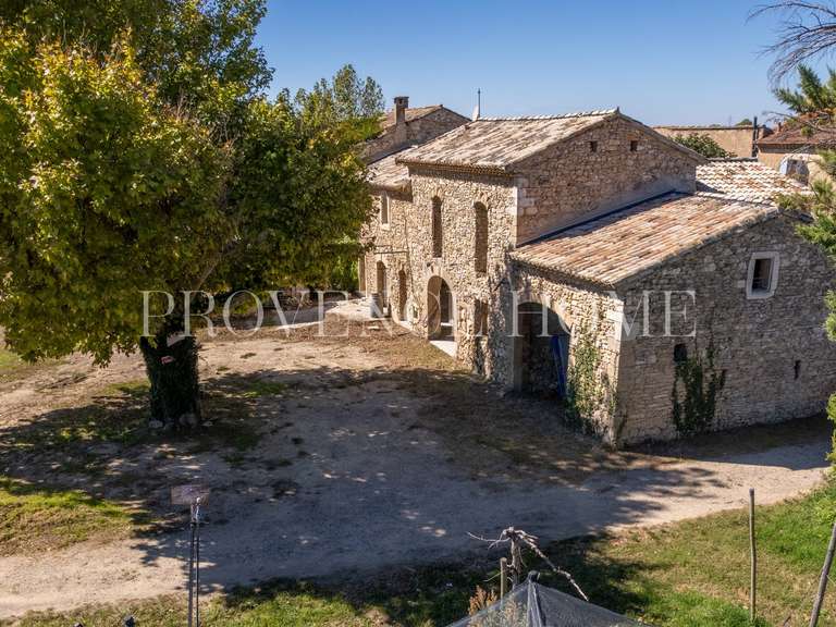 Propriété Robion - 4 chambres - 470m²