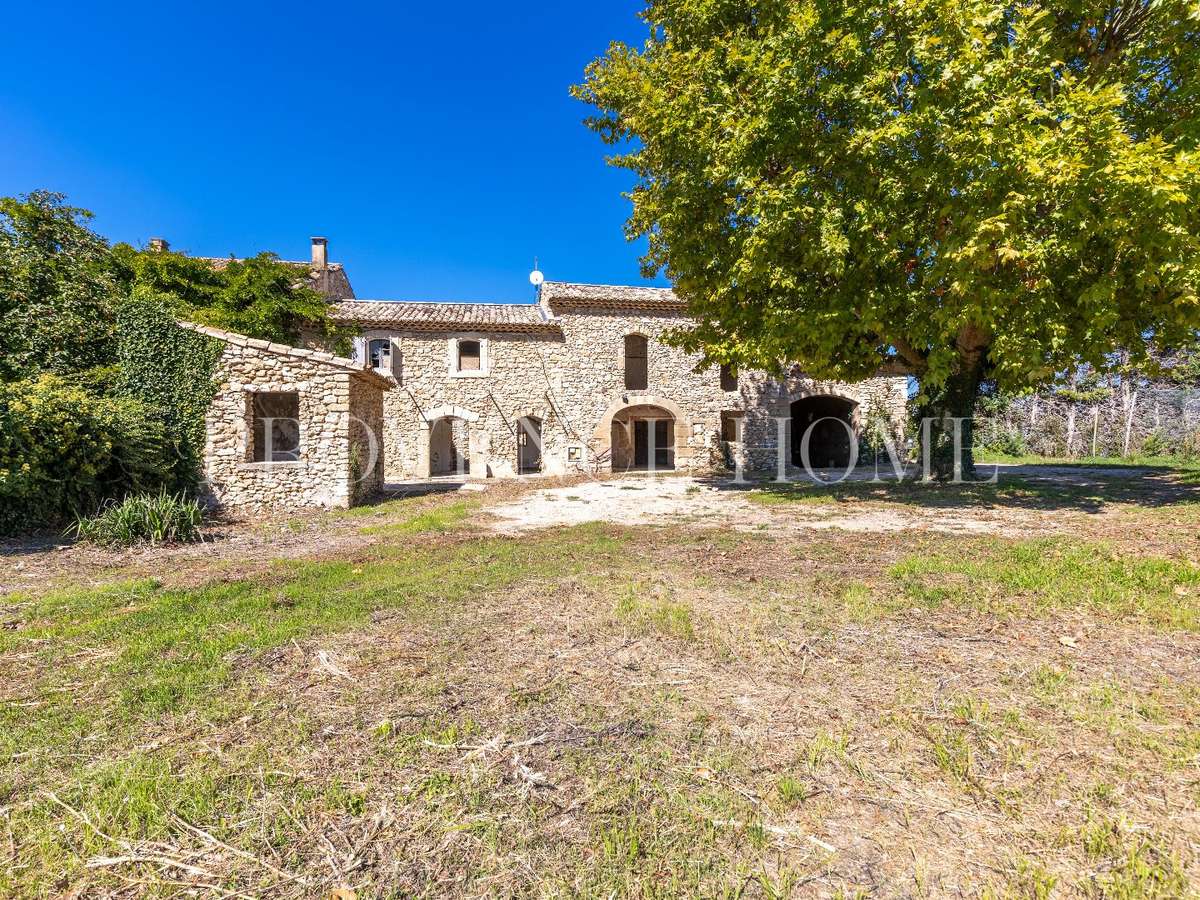 Property Robion