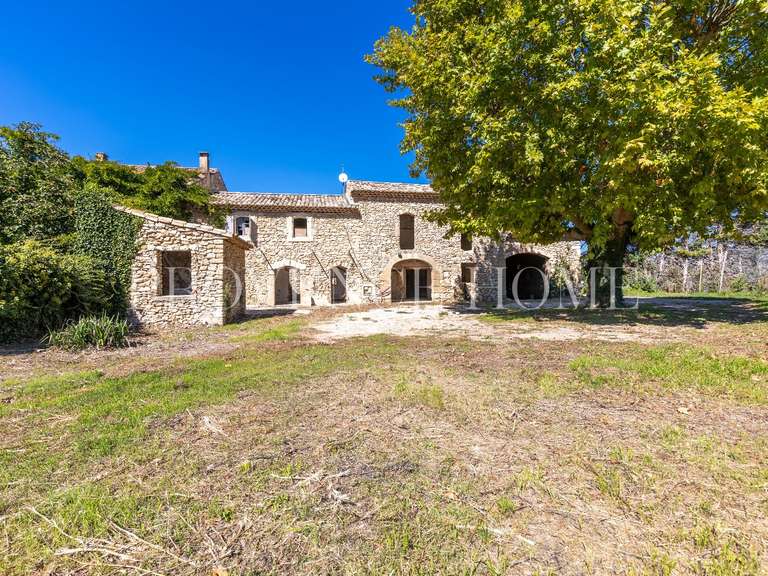 Propriété Robion - 4 chambres - 470m²