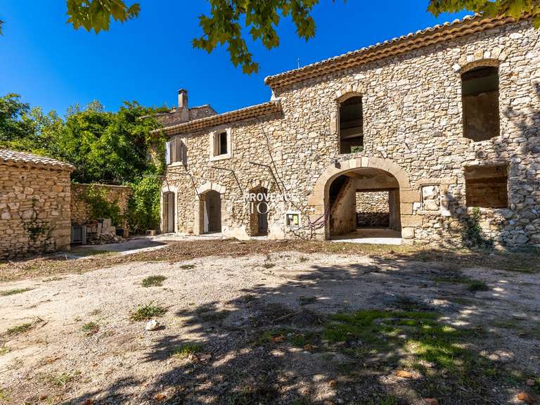 Propriété Robion - 4 chambres - 470m²