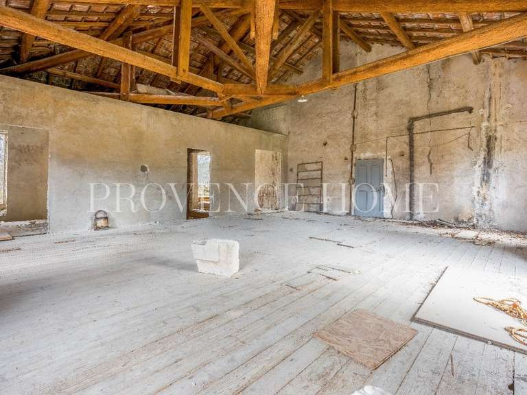 Propriété Robion - 5 chambres - 200m²