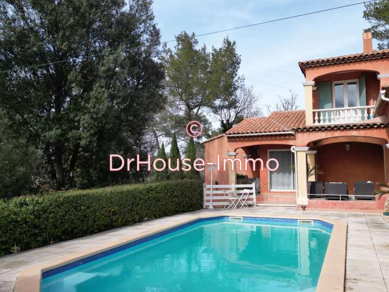 Villa Rocbaron - 6 bedrooms - 220m²