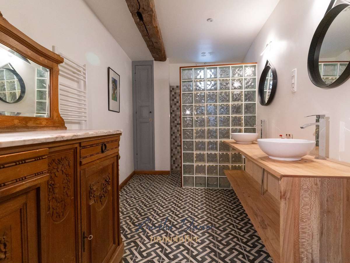 House Rochecorbon