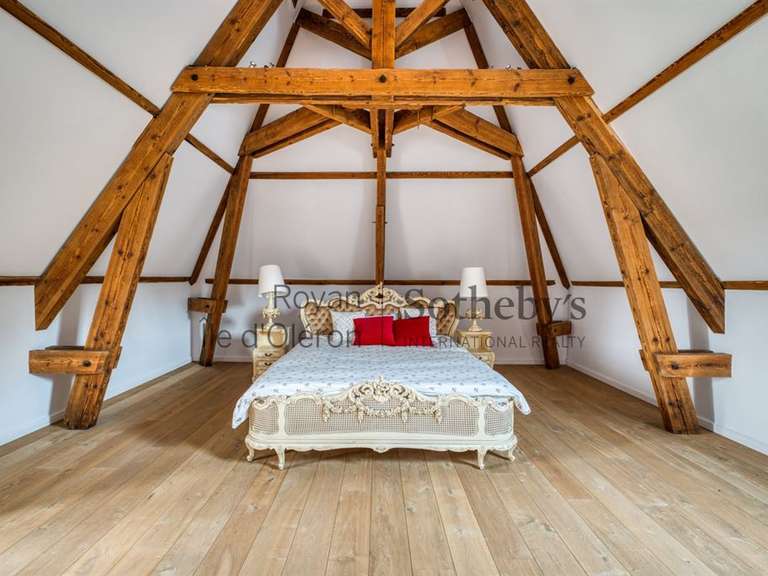 Castle Rochefort - 6 bedrooms - 600m²