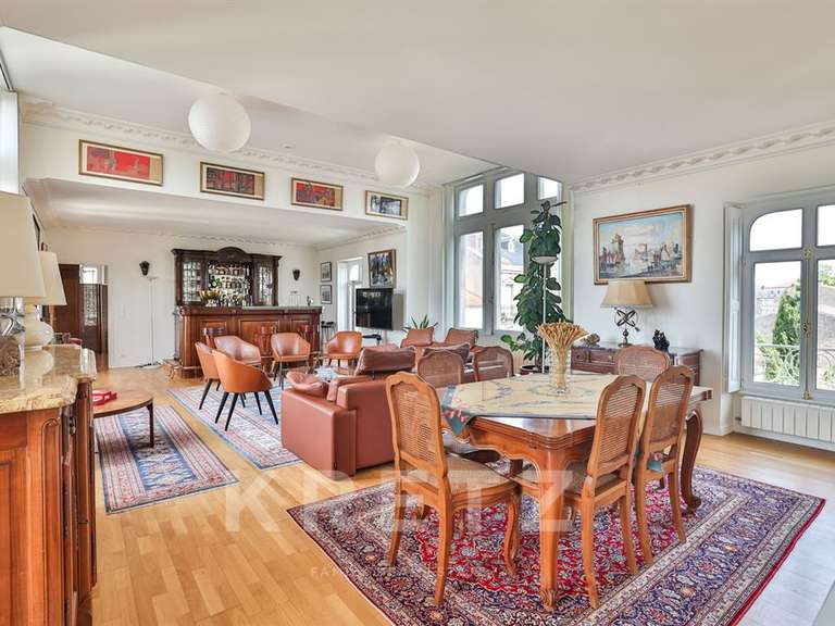 Hôtel particulier Rochefort - 8 chambres - 574m²