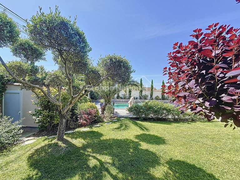 House Rochefort-du-Gard - 6 bedrooms - 245m²