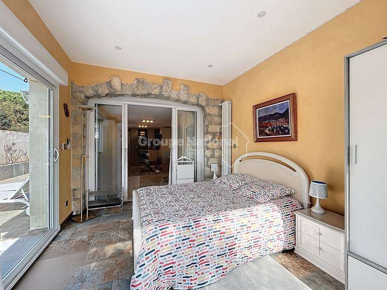 House Rochefort-du-Gard - 6 bedrooms - 245m²