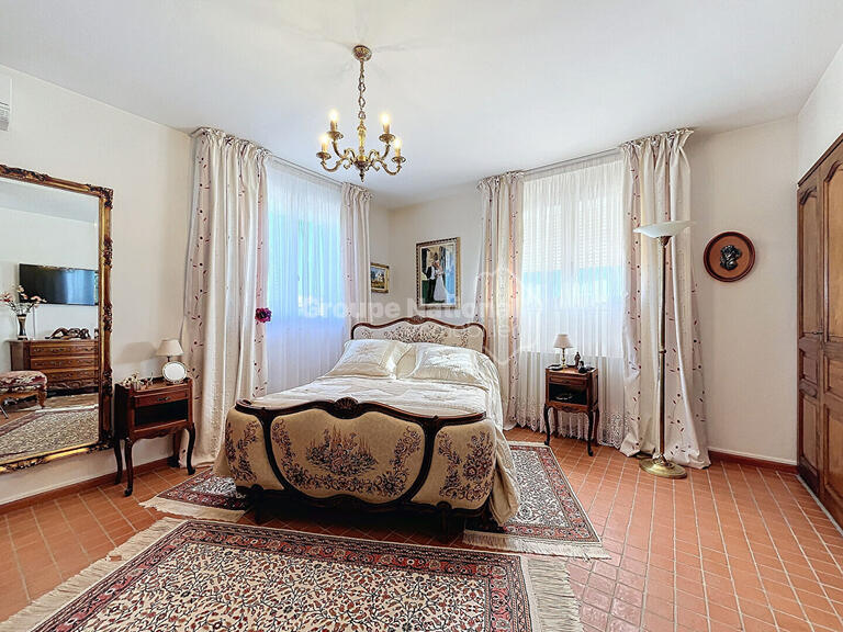 House Rochefort-du-Gard - 6 bedrooms - 245m²