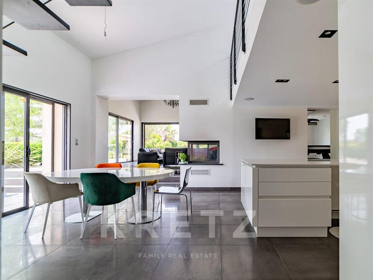 House Rochefort-du-Gard - 6 bedrooms - 396m²
