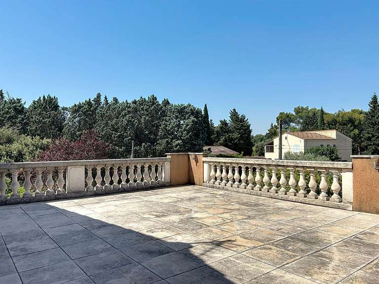 Maison Rochefort-du-Gard - 5 chambres - 300m²