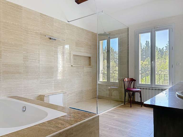 Maison Rochefort-du-Gard - 5 chambres - 300m²