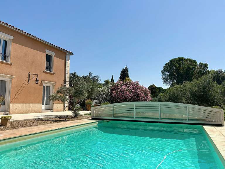 Maison Rochefort-du-Gard - 5 chambres - 300m²
